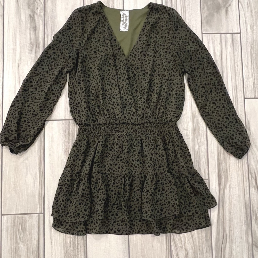 Sadie & Sage Mini Dress Women S Olive Green Animal Print Smocked Ruffle V-Neck